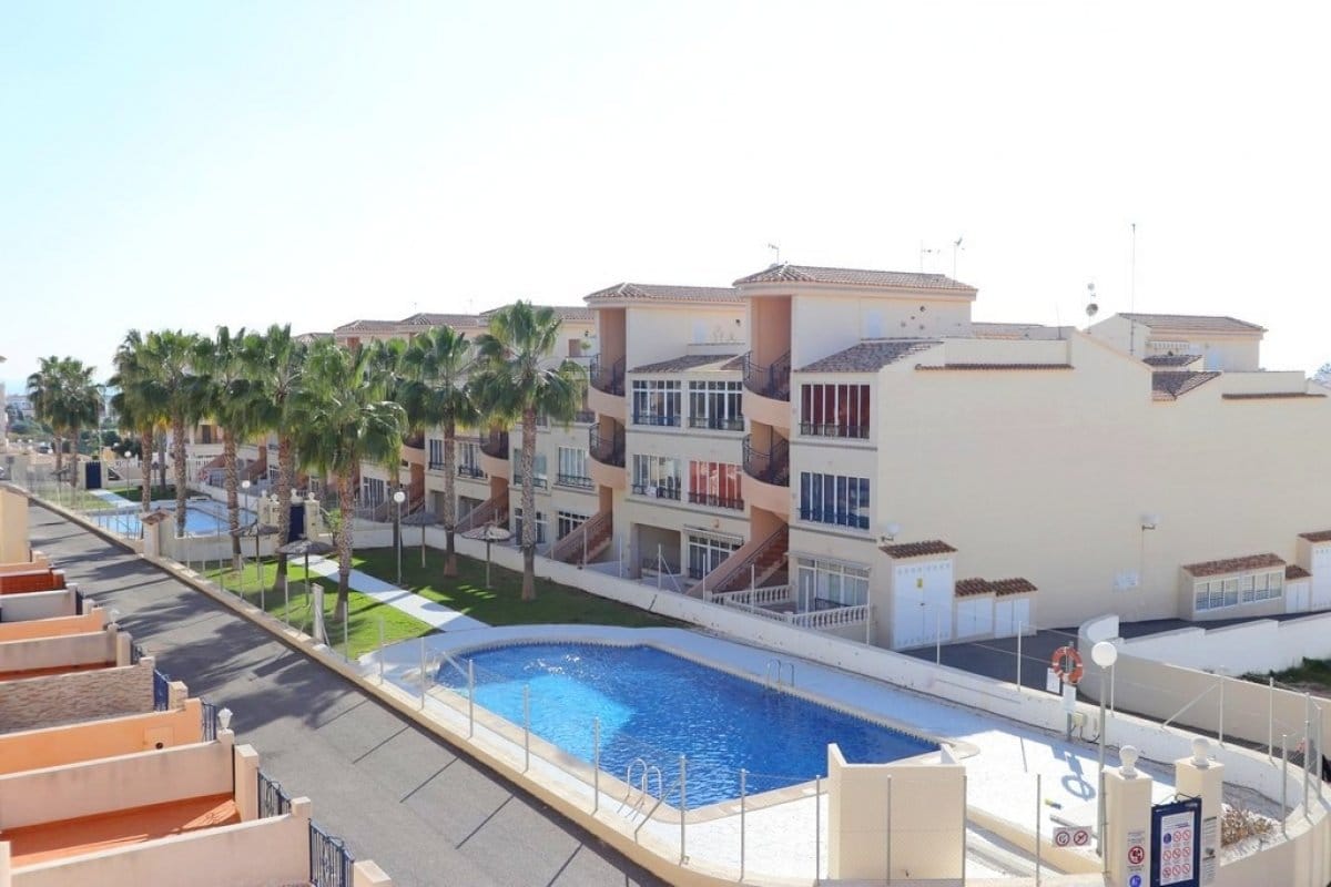 THIRD FLOOR PENTHOUSE WITH SEA VIEWS IN LA CIÑUELICA photo 1