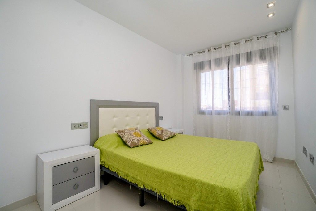 MODERN GROUND FLOOR APARTMENT IN RESIDENTIAL COMPLEX WITH POOL 400M FROM THE BEACH image 5