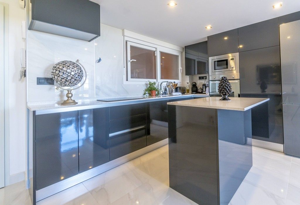 COMPLETELY RENOVATED APARTMENT IN PUNTA PRIMA WITH SEA VIEWS image 5