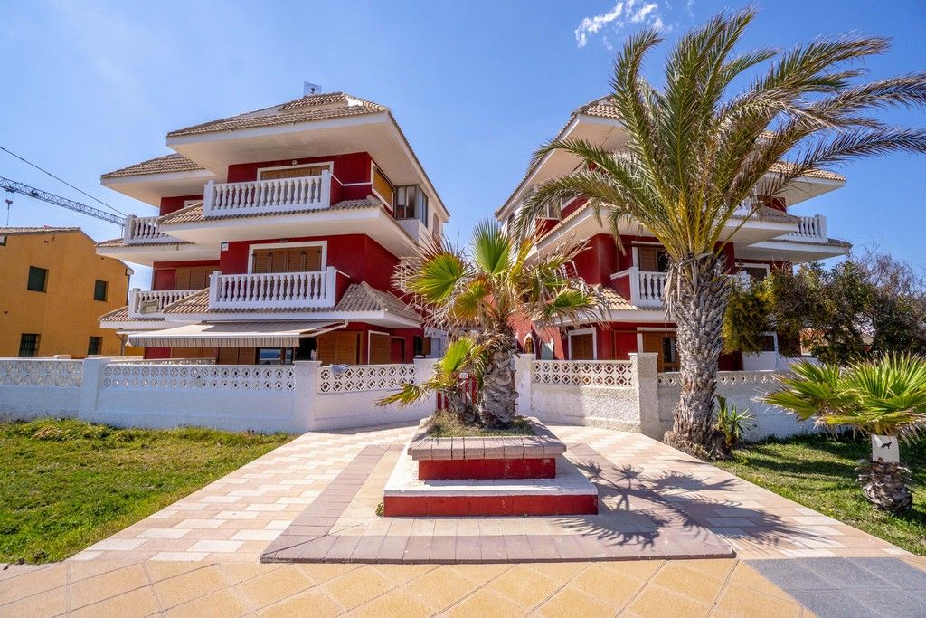 MODERN APARTMENT DUPLEX FIRST LINE IN LA TORRE DE LA HORADADA photo 1