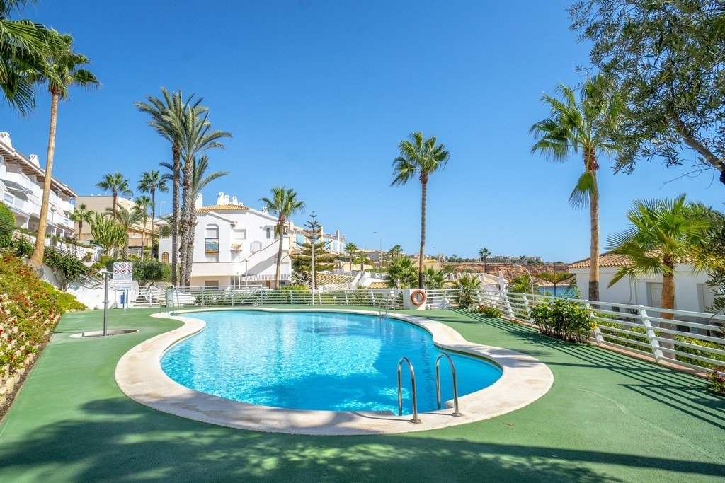 APARTMENT WITH PANORAMIC SEA VIEWS ON THE FIRST LINE OF AGUAMARINA image 5