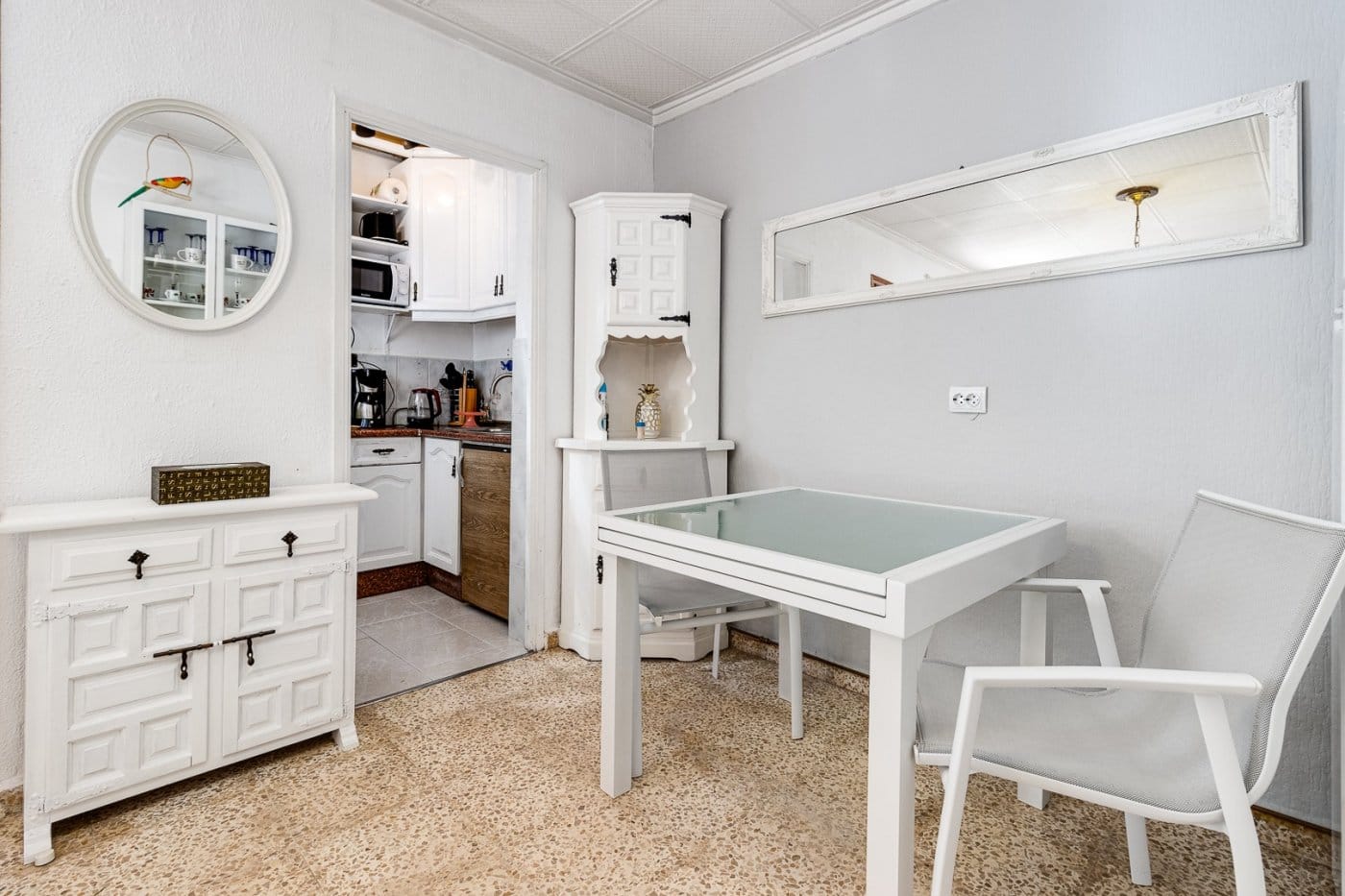 TOWNHOUSE WITH 2 BEDROOMS AND GARDEN, TORREVIEJA image 3