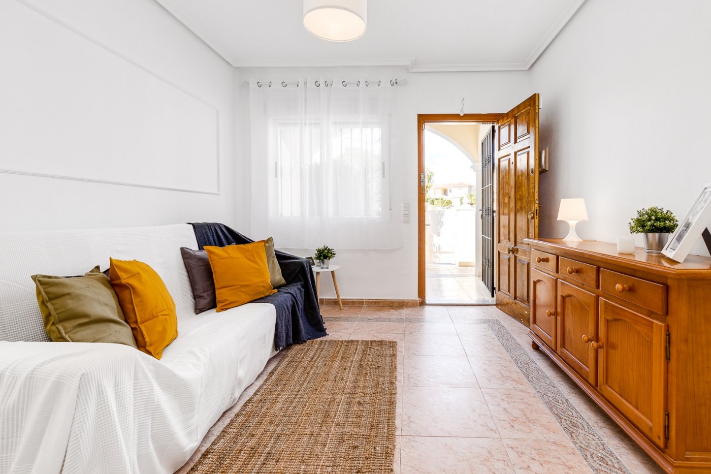 SUPERB GROUND FLOOR BUNGALOW IN AGUAS NUEVAS image 4