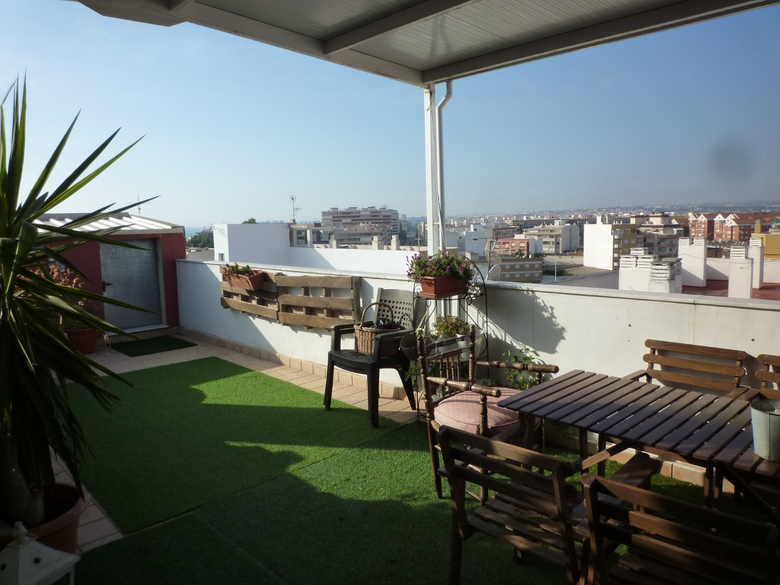 Nice penthouse in the center of Torrevieja. photo 1