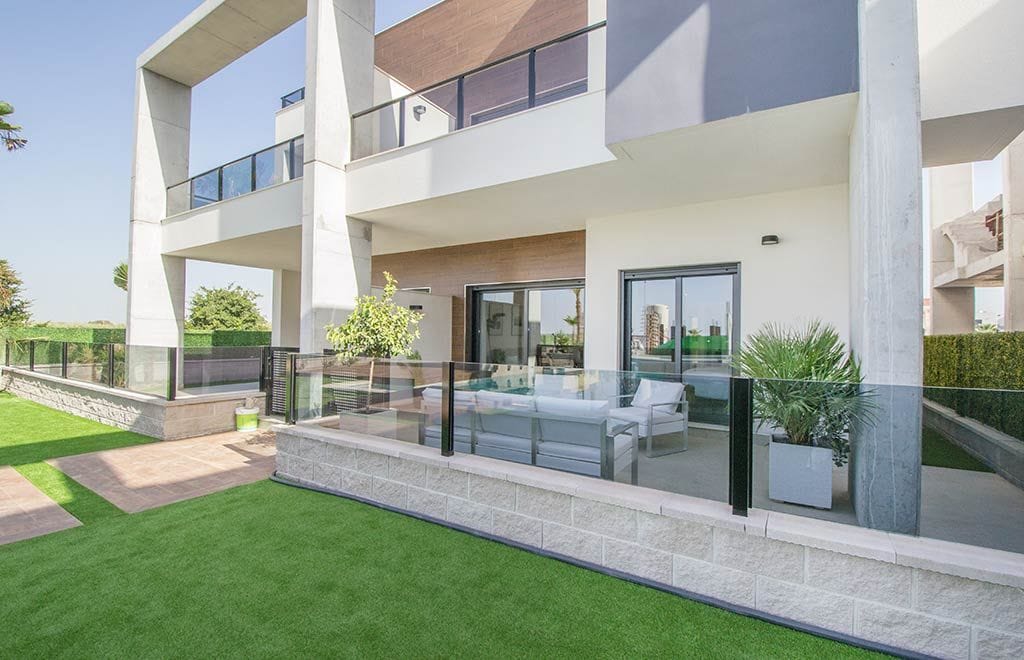 Bungalow with Terrace and Solarium in Guardamar del Segura image 5