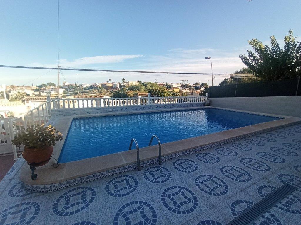 Beautiful Villa with stunning views of the Salinas de Torrevieja. image 3