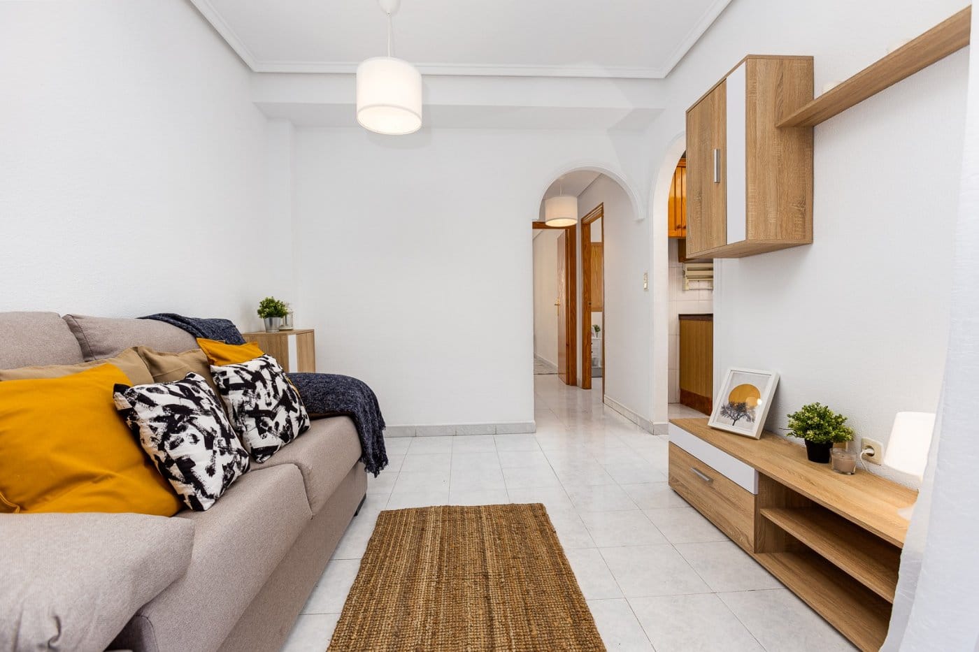 2 BEDROOM APARTMENT IN HABANERAS AREA image 3