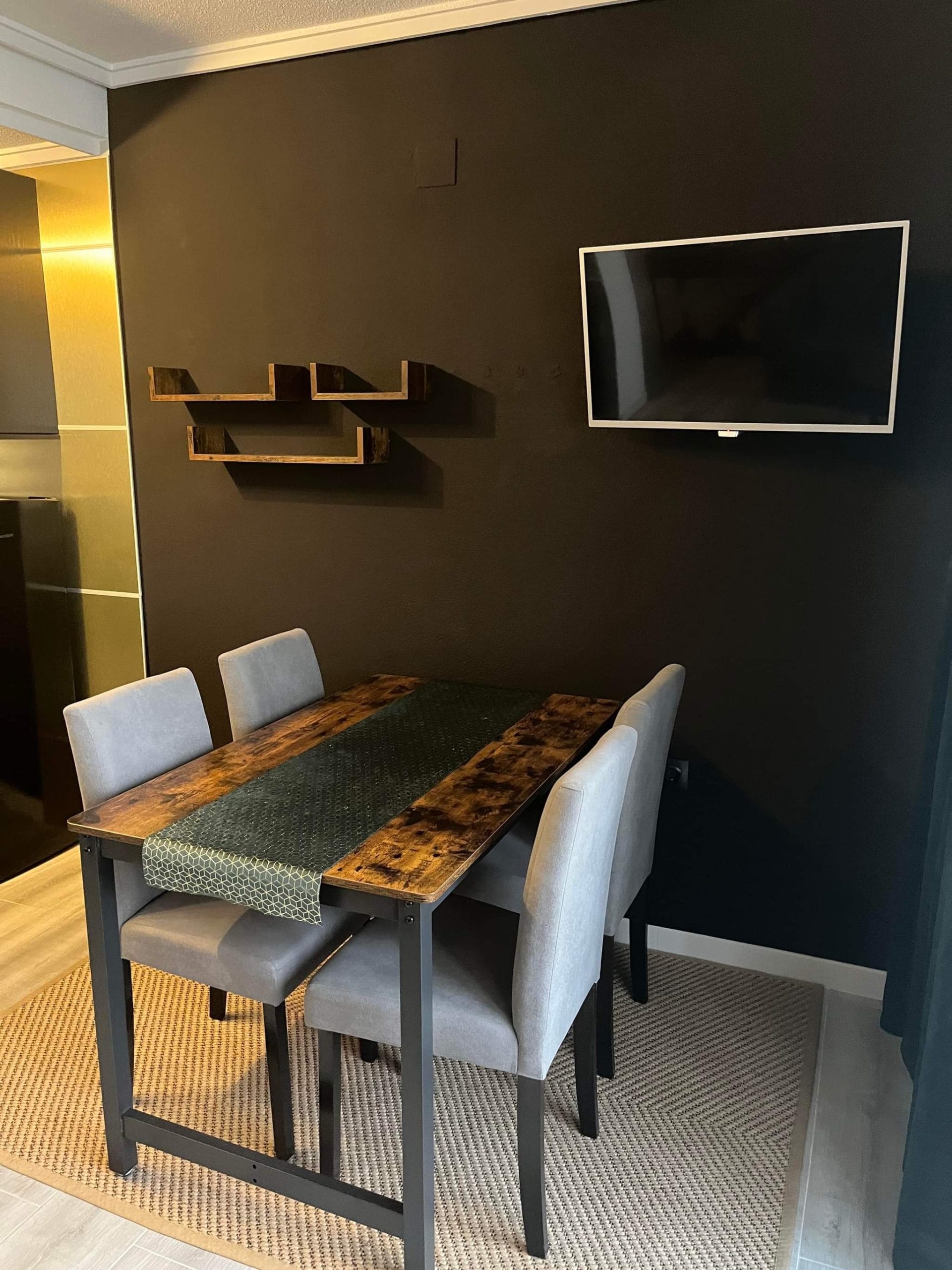 Completely renovated nice apartment in central Torrevieja. image 3