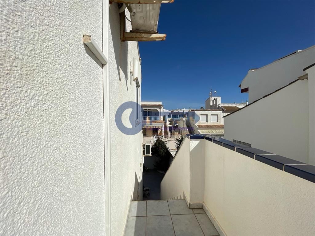 Completely renovated duplex in the popular area of ​​Rosaleda in Torrevieja! image 3