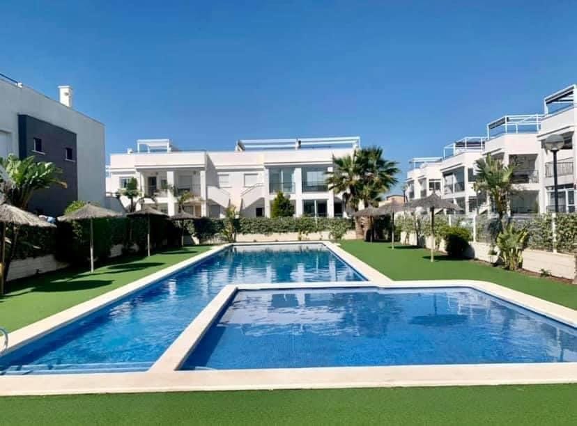 2 bedroom bungalow with private roof terrace in Vista Bella, Aguas Nuevas. photo 1