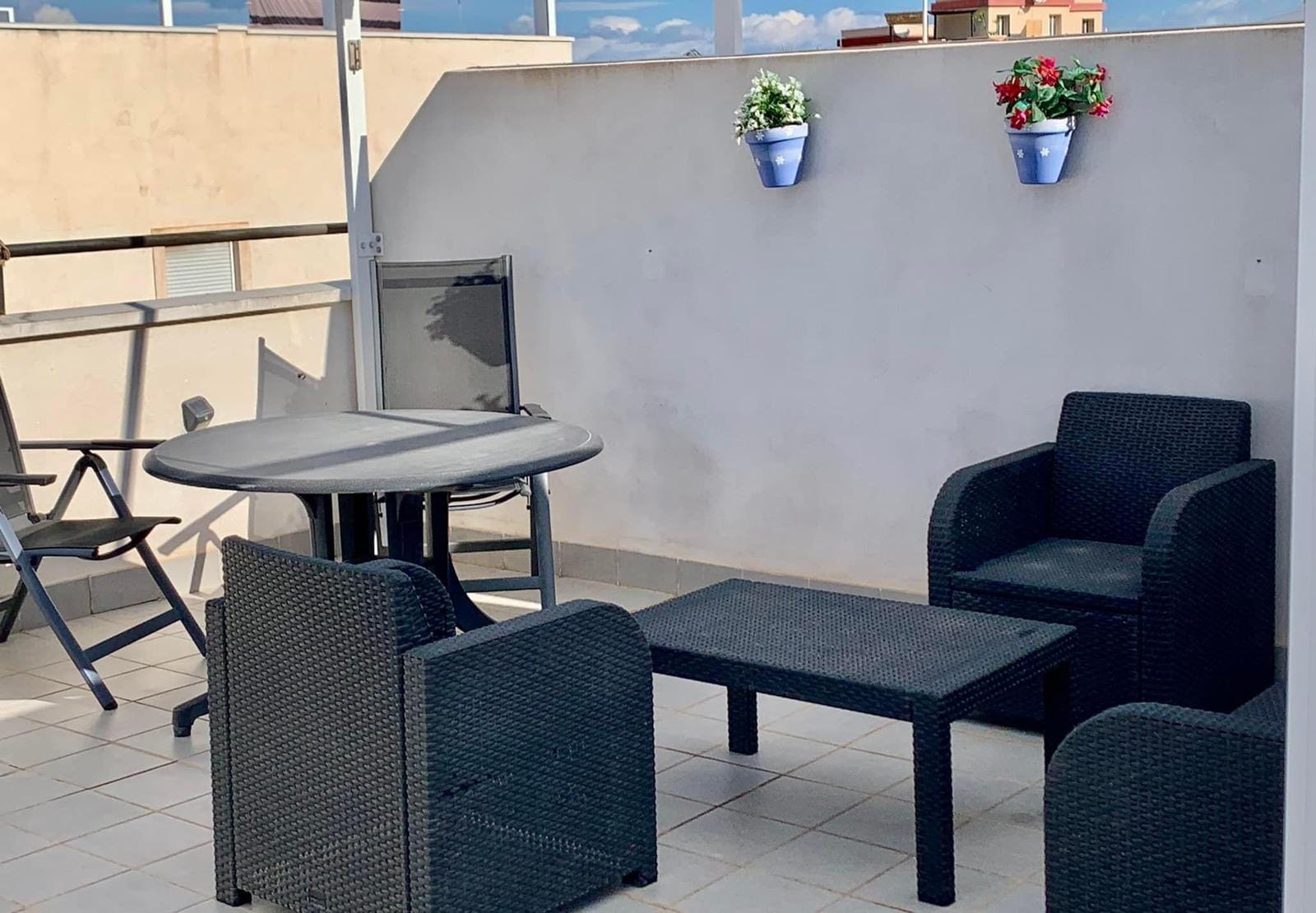 2 bedroom bungalow with private roof terrace in Vista Bella, Aguas Nuevas. image 3