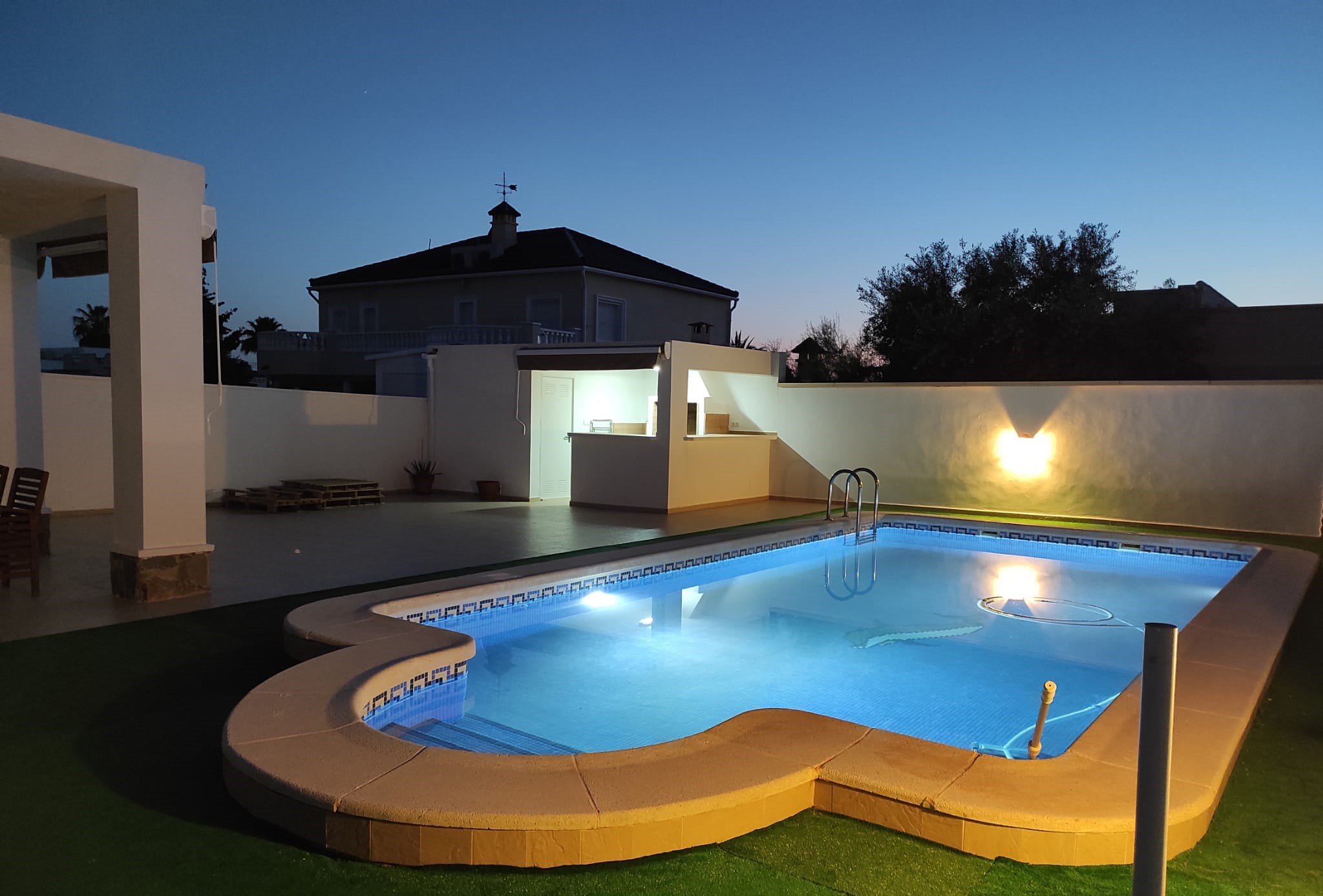 Nice semi-detached house with a 400m plot in the Torreta Florida urbanization. photo 1
