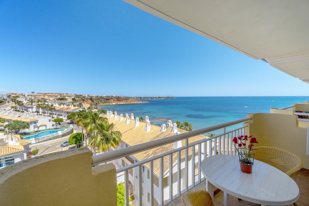 SEA FRONT APARTMENT IN CAMPOAMOR. photo 1