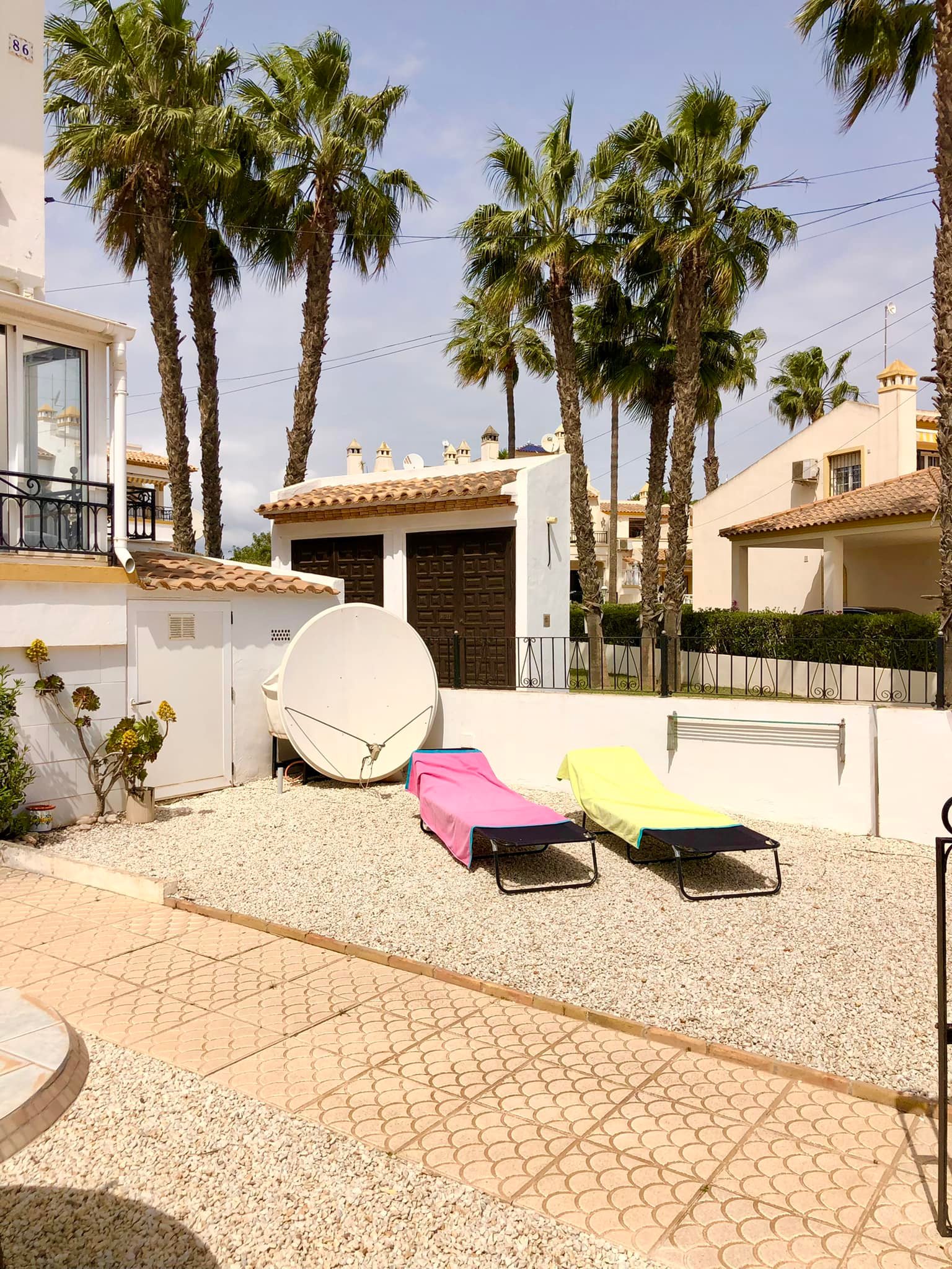 Ground floor apartment on wonderful and popular urbanization Valencia, Villamartin. image 3