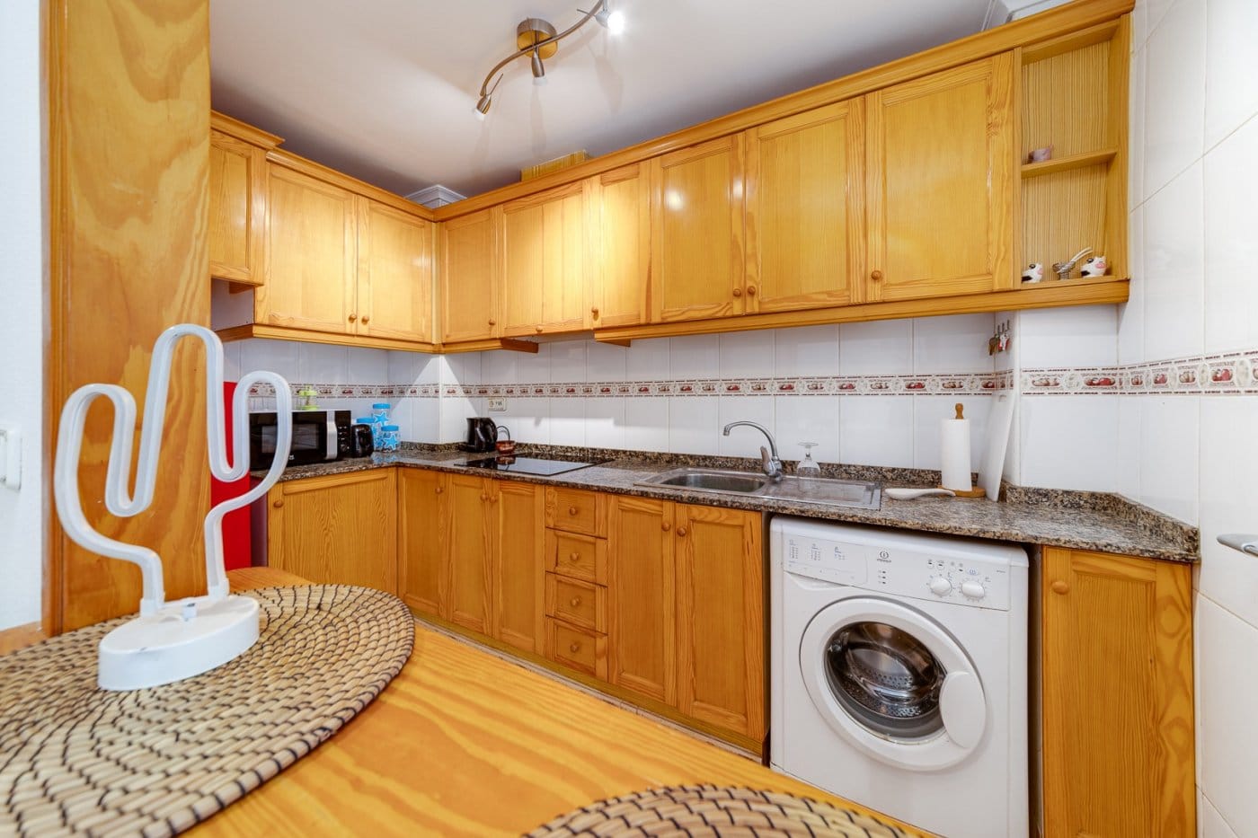 FANTASTIC STUDIO WITH POOL ONLY 130 M FROM LOS LOCOS BEACH, TORREVIEJA. image 4