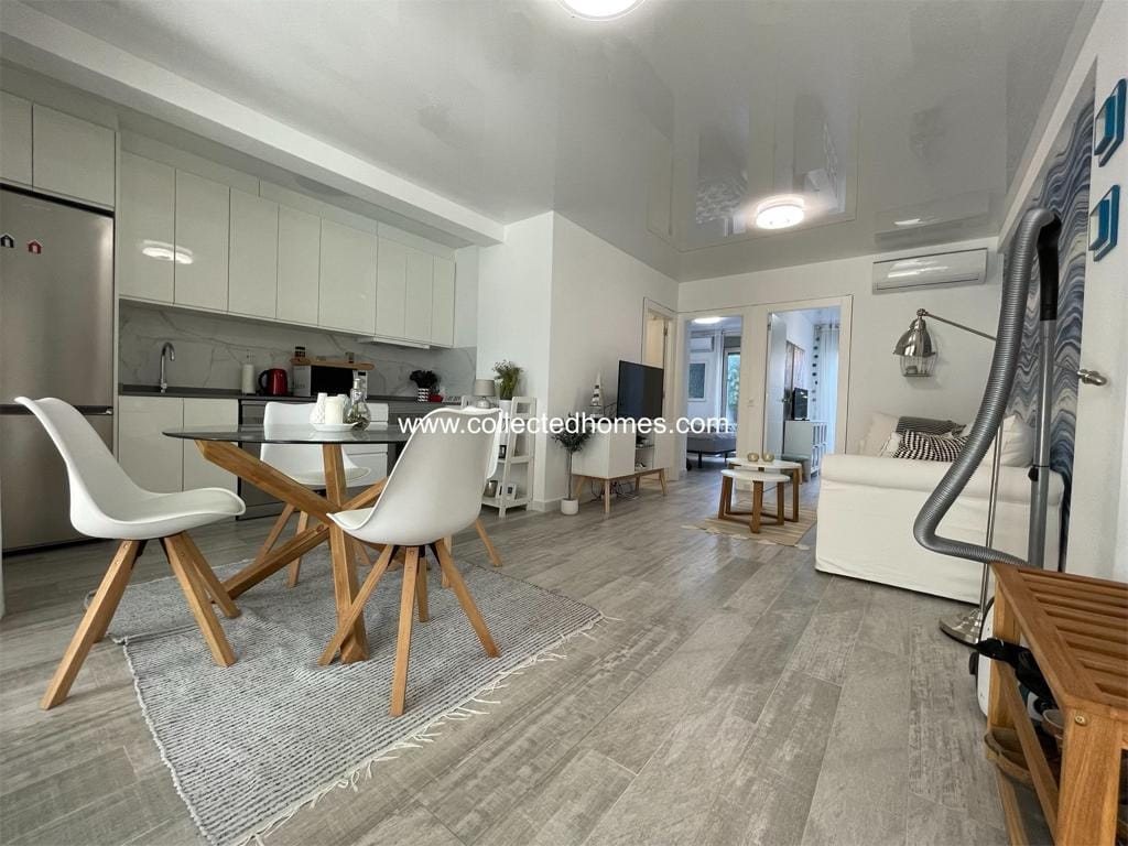 Completely renovated ground floor apartment with lovely patios in La Zenia. image 4