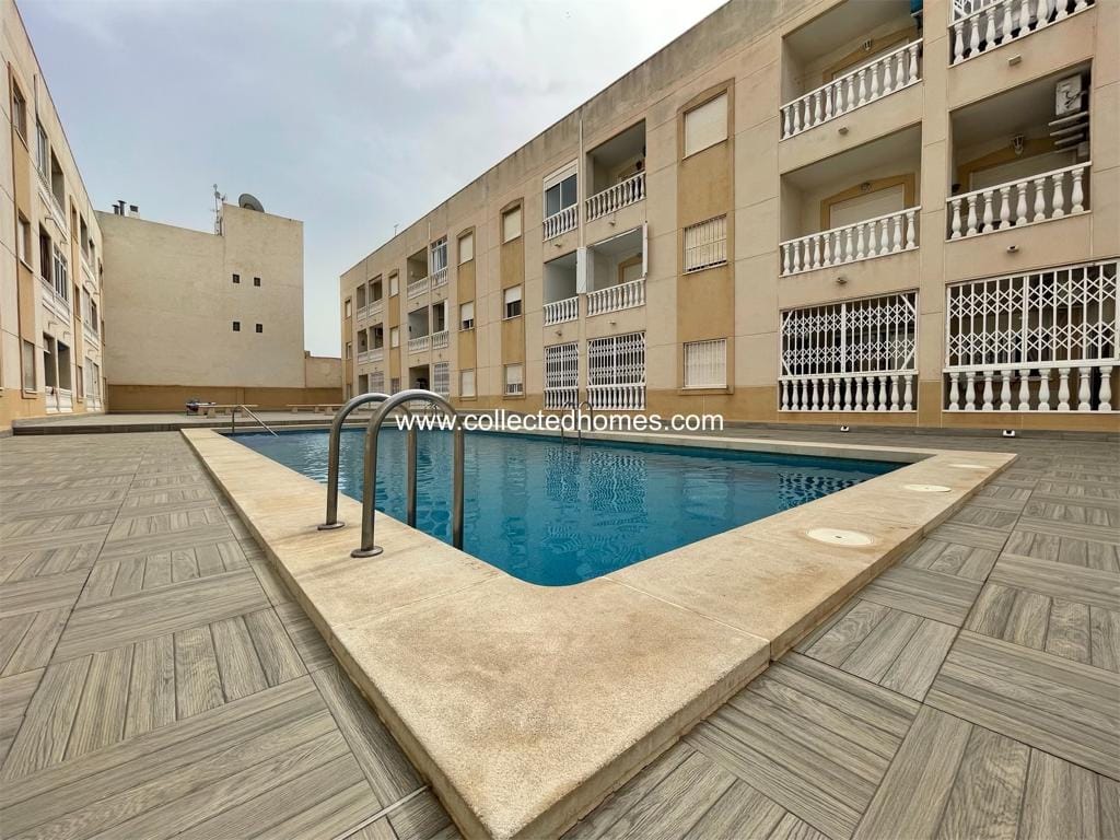2 bedrooms apartment in very good location in Torrevieja C. photo 1