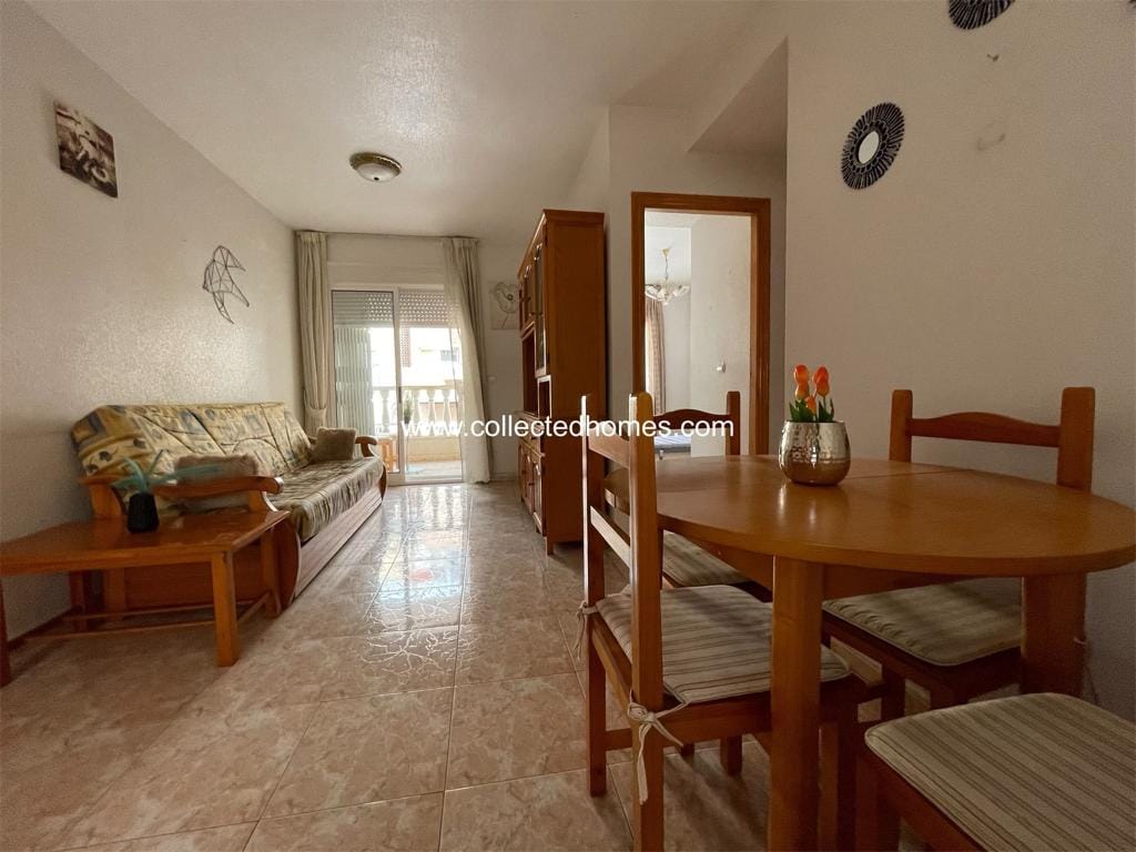 2 bedrooms apartment in very good location in Torrevieja C. image 4