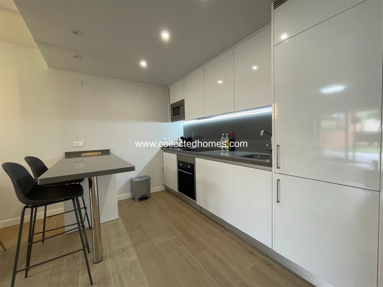 Collected Homes presents this beatiful groundfloor apartment in Villamartín, Orihuela Costa. image 5