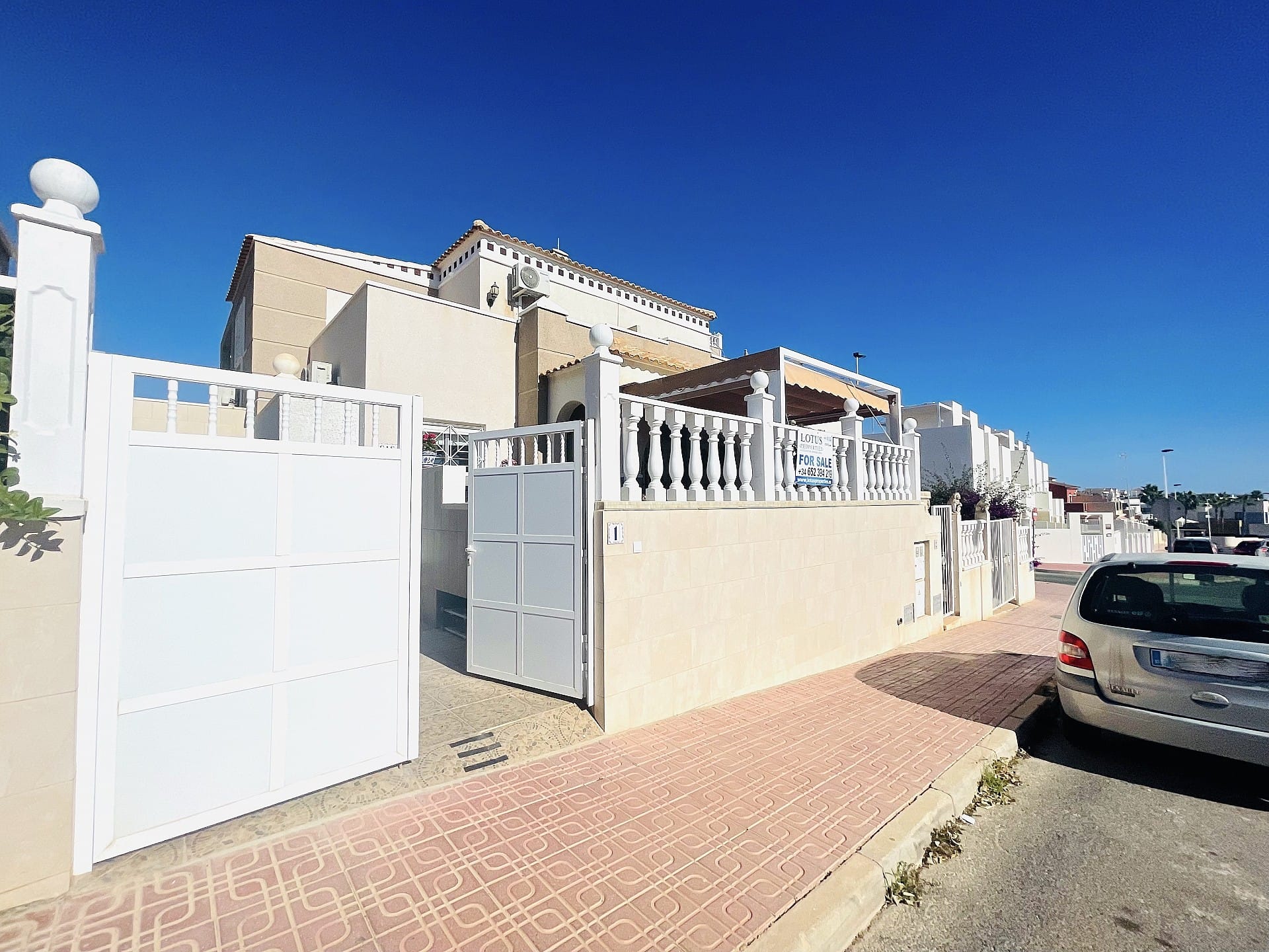 Lovely south facing quad in Altos del la Bahia VIII, Torrevieja. photo 1