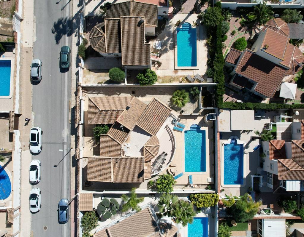 Villa with private pool, garden and barbeque located in the town of Ciudad Quesada. photo 1