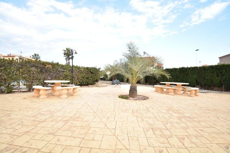Groundfloor flat in gated complex with pool, Aguas Nuevas, Torre La Mata. image 4