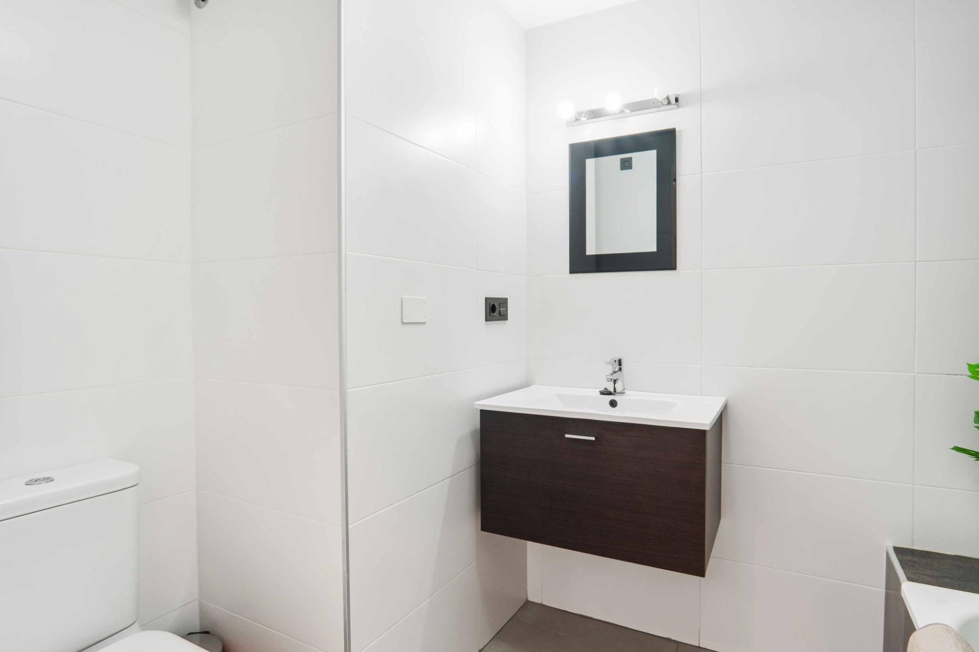 MODERN GROUNDFLOOR APARTMENT IN LOMAS DE CABO ROIG. image 3