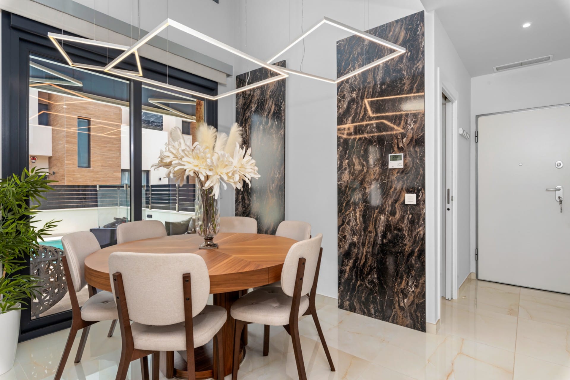 Stunning luxurious villa located in the exclusive area Lomas de Cabo Roig. image 4