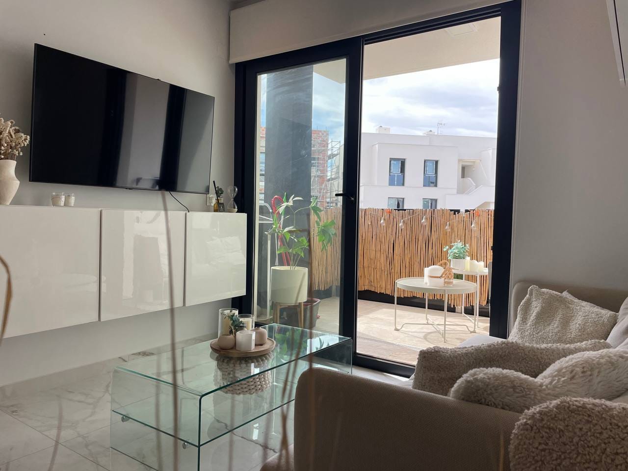 MODERN APARTMENT IN CONDITION AS NEW. image 4