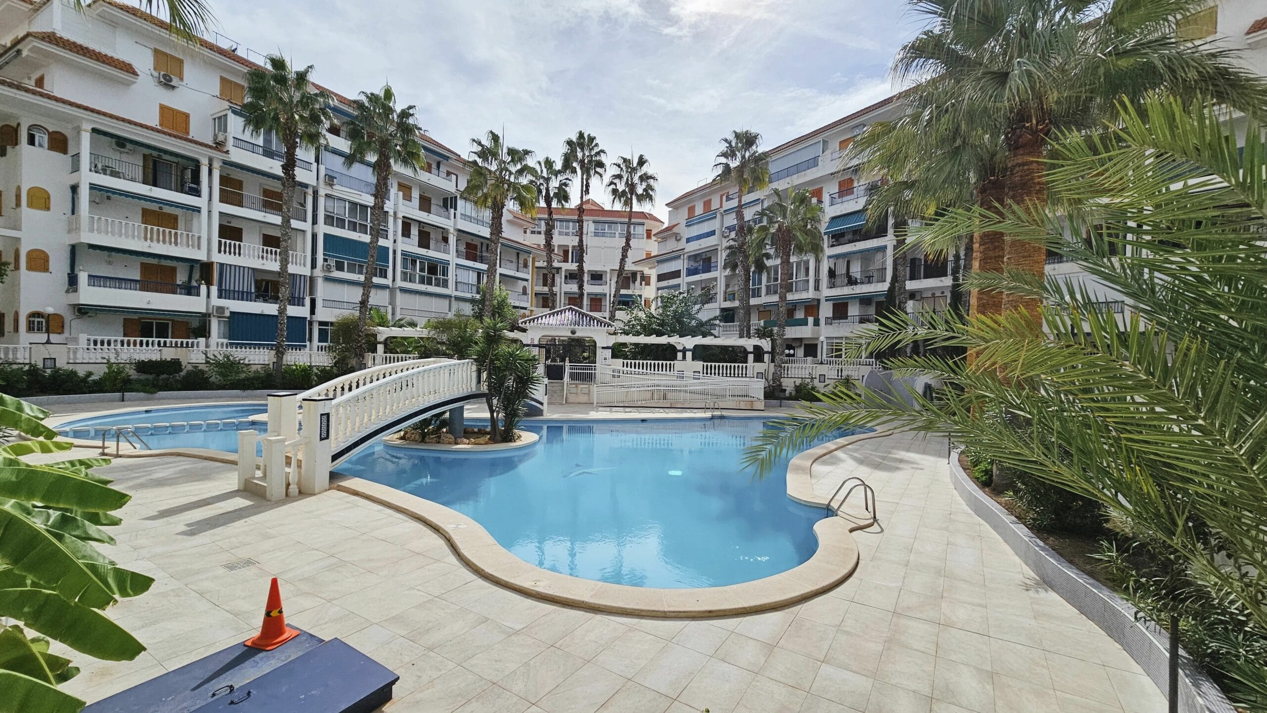 Charming Ground-Floor Apartment Near La Mata Beach. photo 1