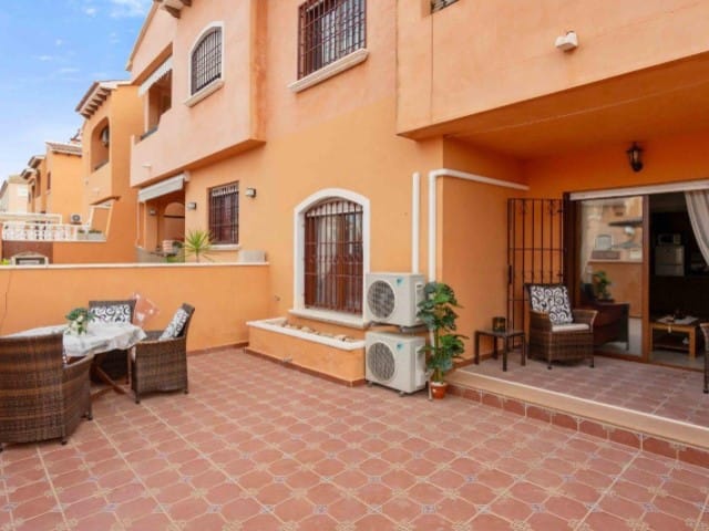 This cosy bungalow is located in the popular urbanization Altos del Sol, in Aguas Nuevas. image 3