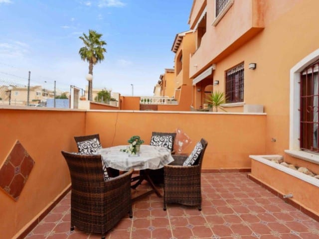 This cosy bungalow is located in the popular urbanization Altos del Sol, in Aguas Nuevas. image 4