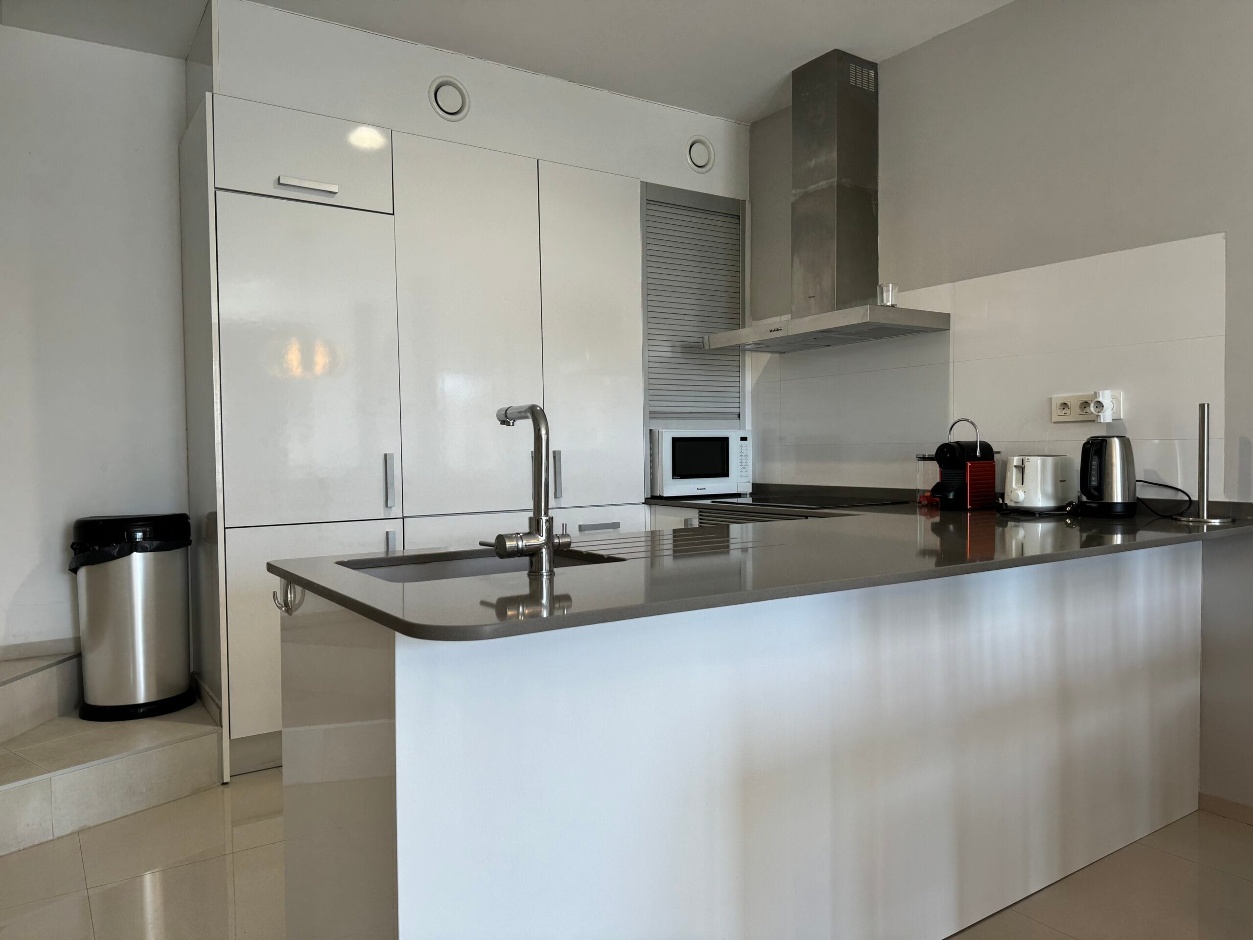 Luxurious 3-Bedroom Duplex with Spectacular Amenities and private Solarium. image 3