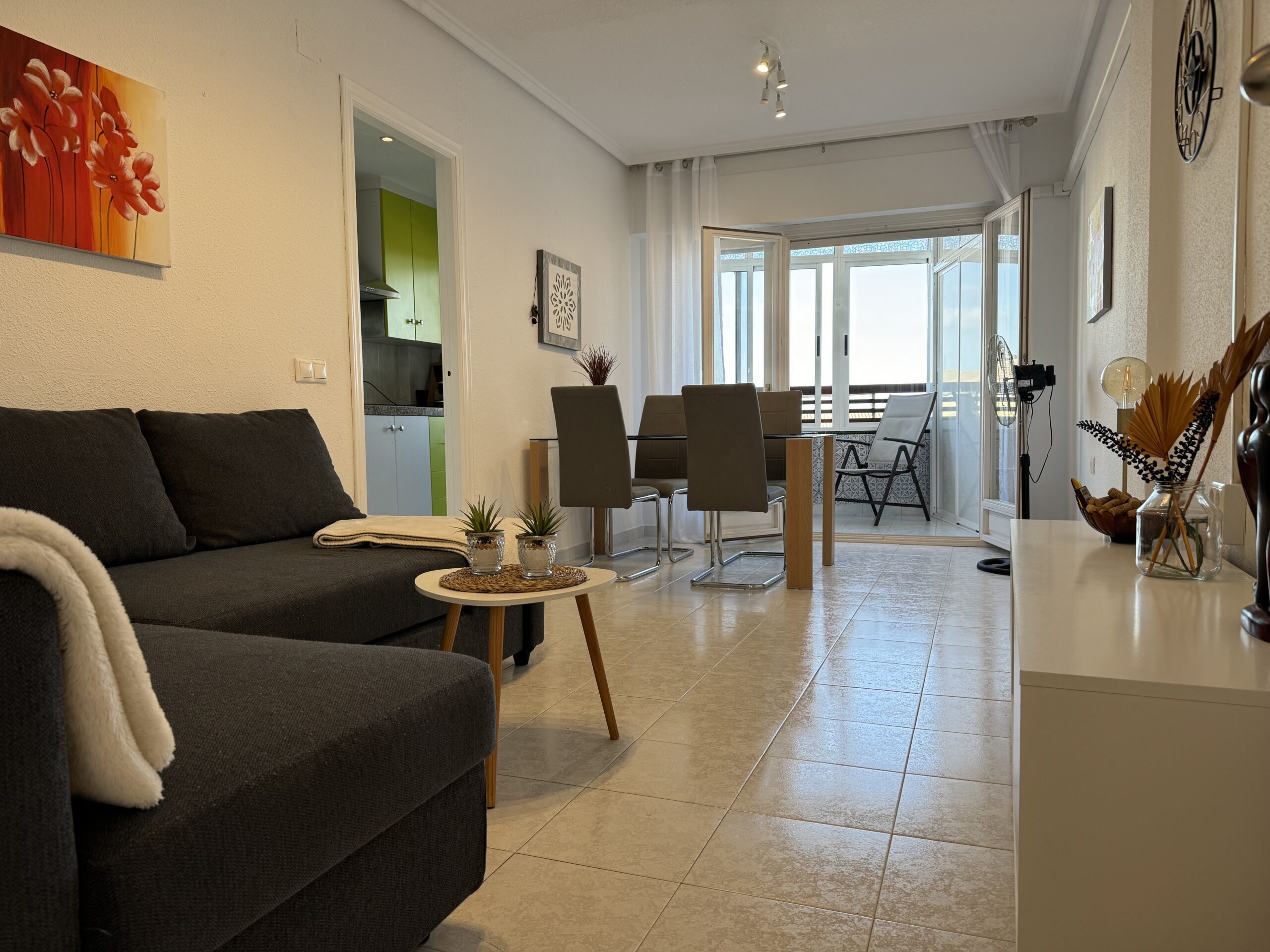 Furnished charming 1-bedroom apartment with balcony and communal pool area! photo 1