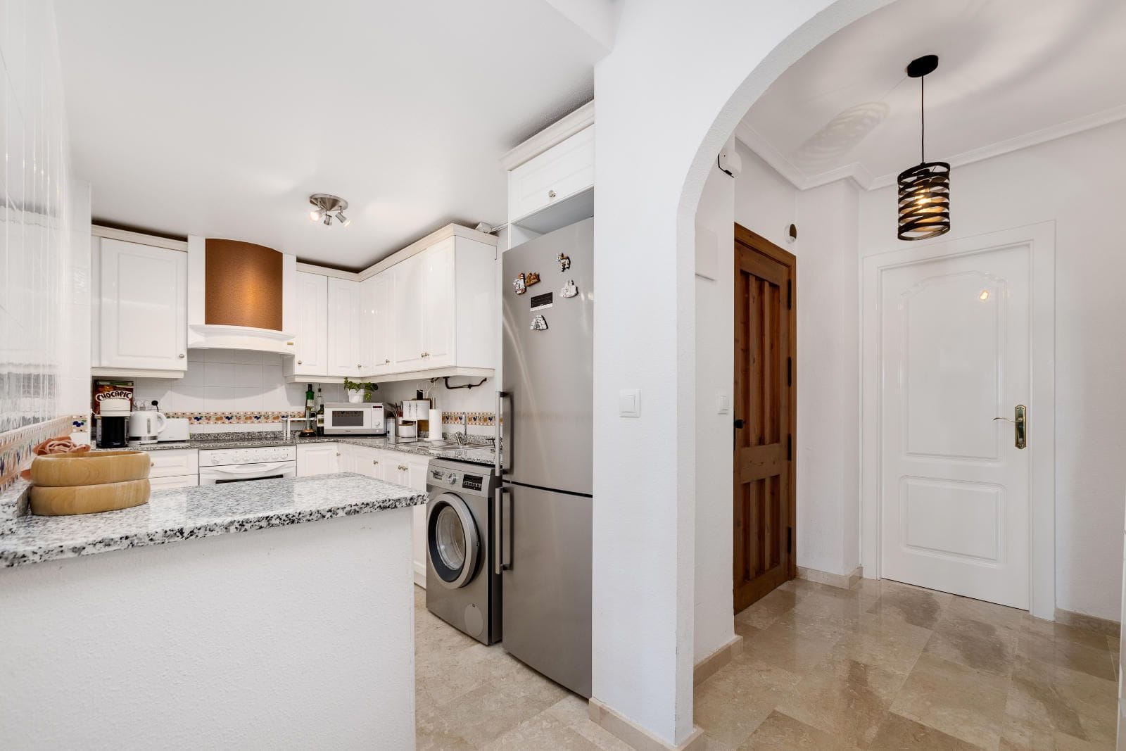 Stunning Two-Bedroom Apartment in Villamartin. image 4