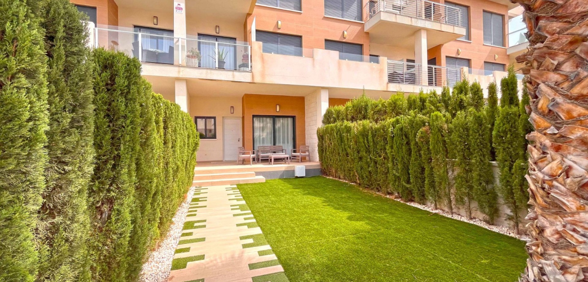 GROUND-FLOOR APARTMENT WITH EXPANSIVE TERRACE, GARDEN, AND MODERN AMENITIES! photo 1