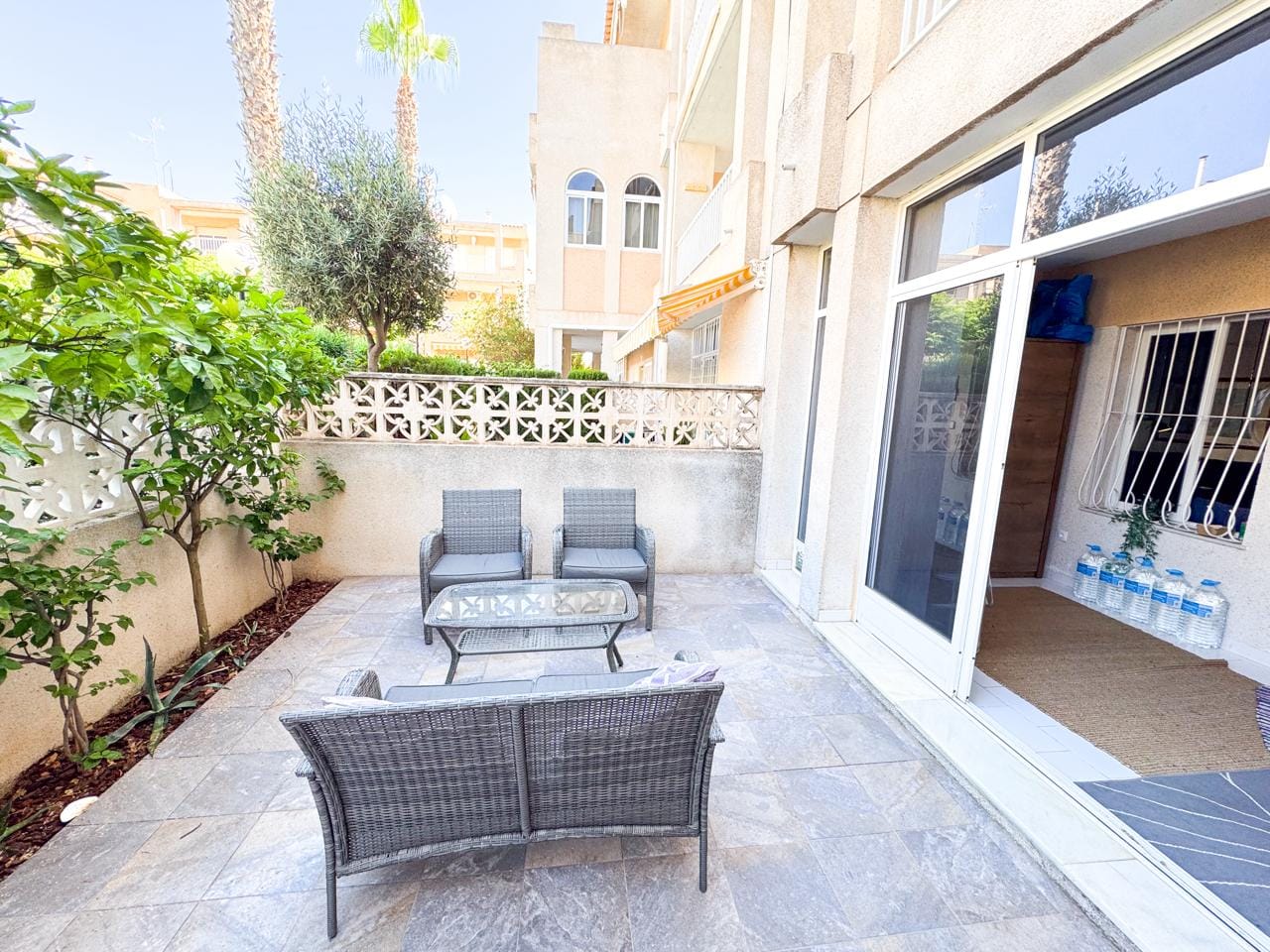 Cozy Ground Floor Apartment in Rosaleda, Torrevieja! image 3