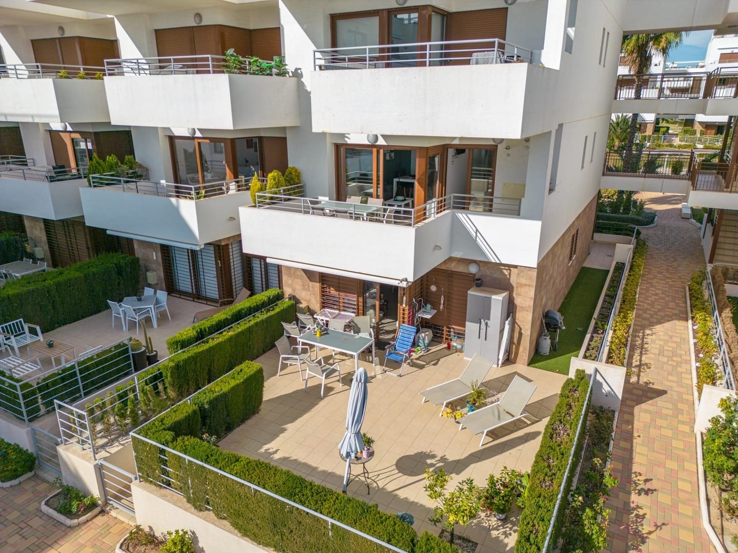 2-Bedroom Apartment in Orihuela Costa with Parking - Prime Location Near La Zenia. image 3