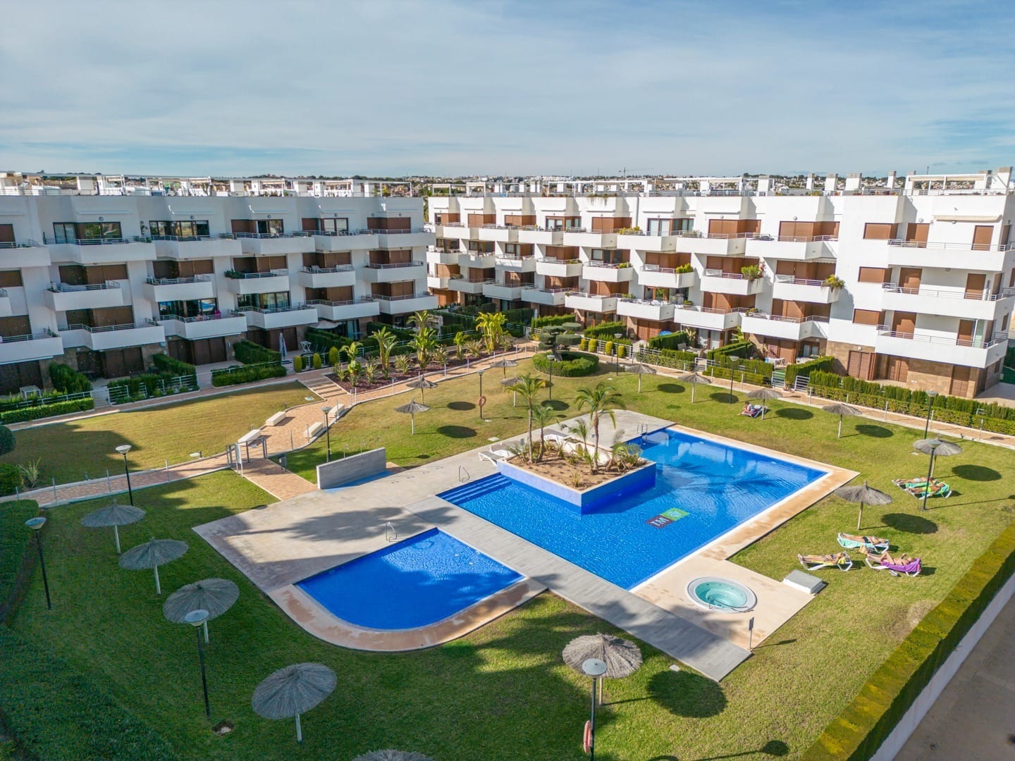 2-Bedroom Apartment in Orihuela Costa with Parking - Prime Location Near La Zenia. photo 1