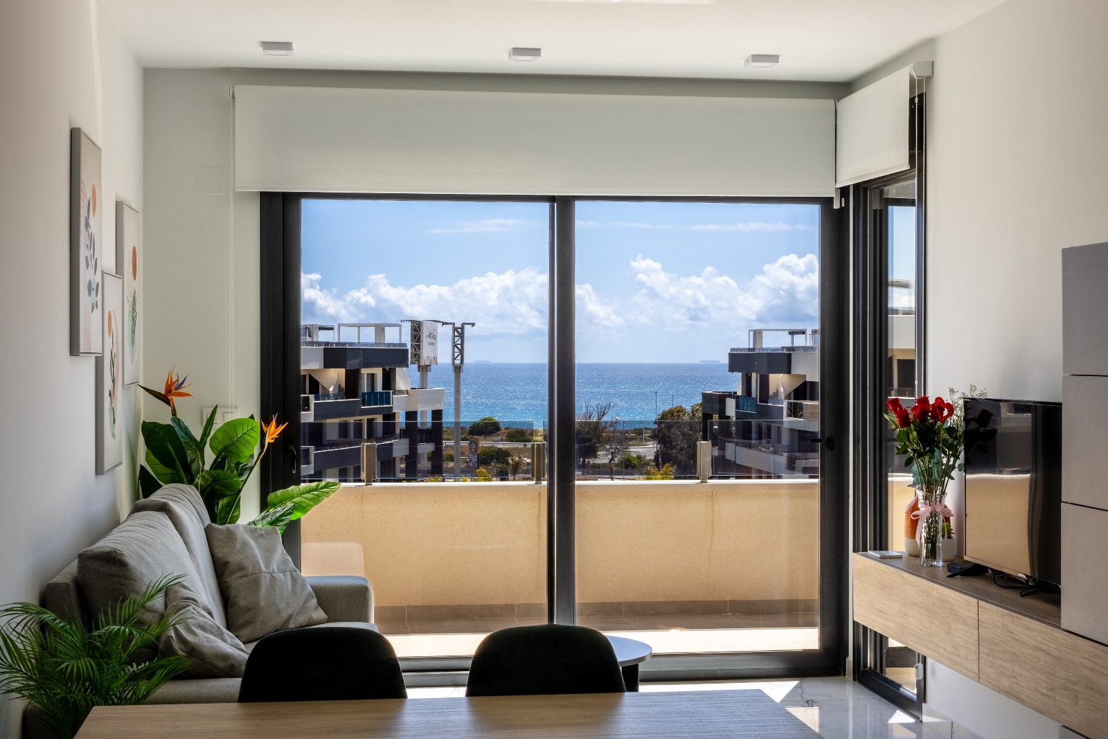 MODERN PENTHOUSE WITH SEA VIEWS IN PLAYA FLAMENCA, ORIHUELA COSTA image 4