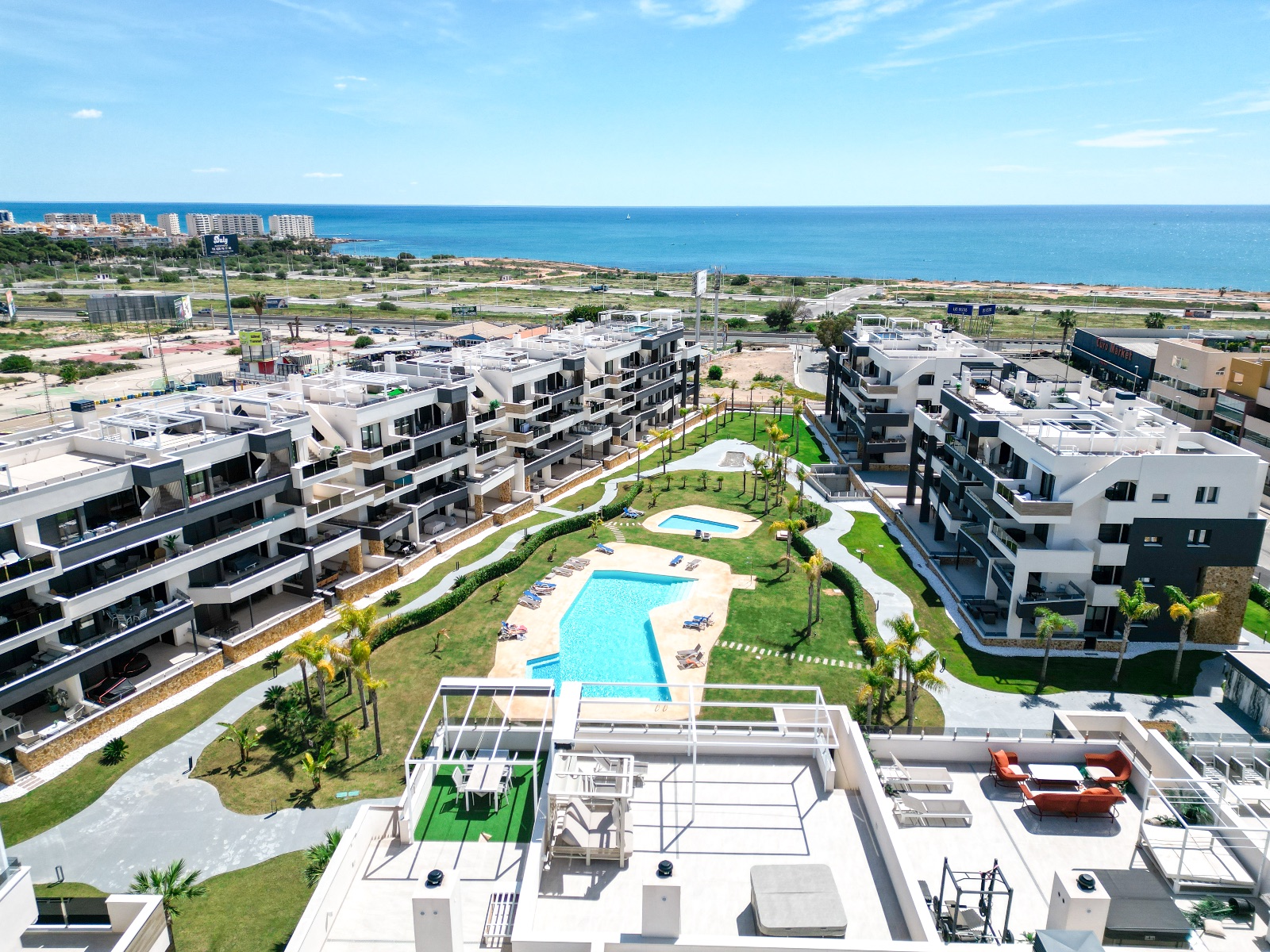 MODERN PENTHOUSE WITH SEA VIEWS IN PLAYA FLAMENCA, ORIHUELA COSTA image 5