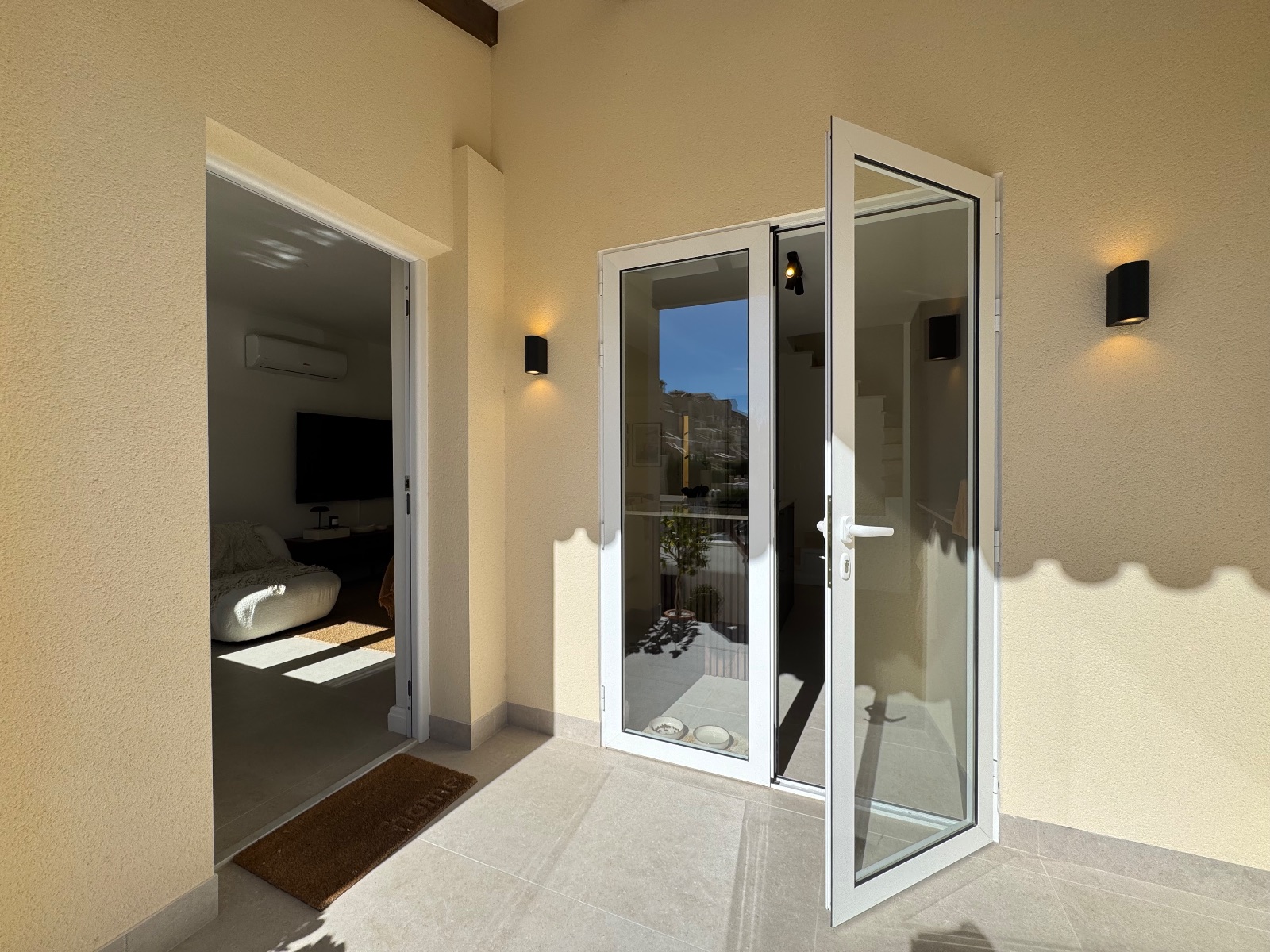 FULLY RENOVATED TOWNHOUSE IN URBANISATION ALANDELUZ IN ORIHUELA COSTA. image 4