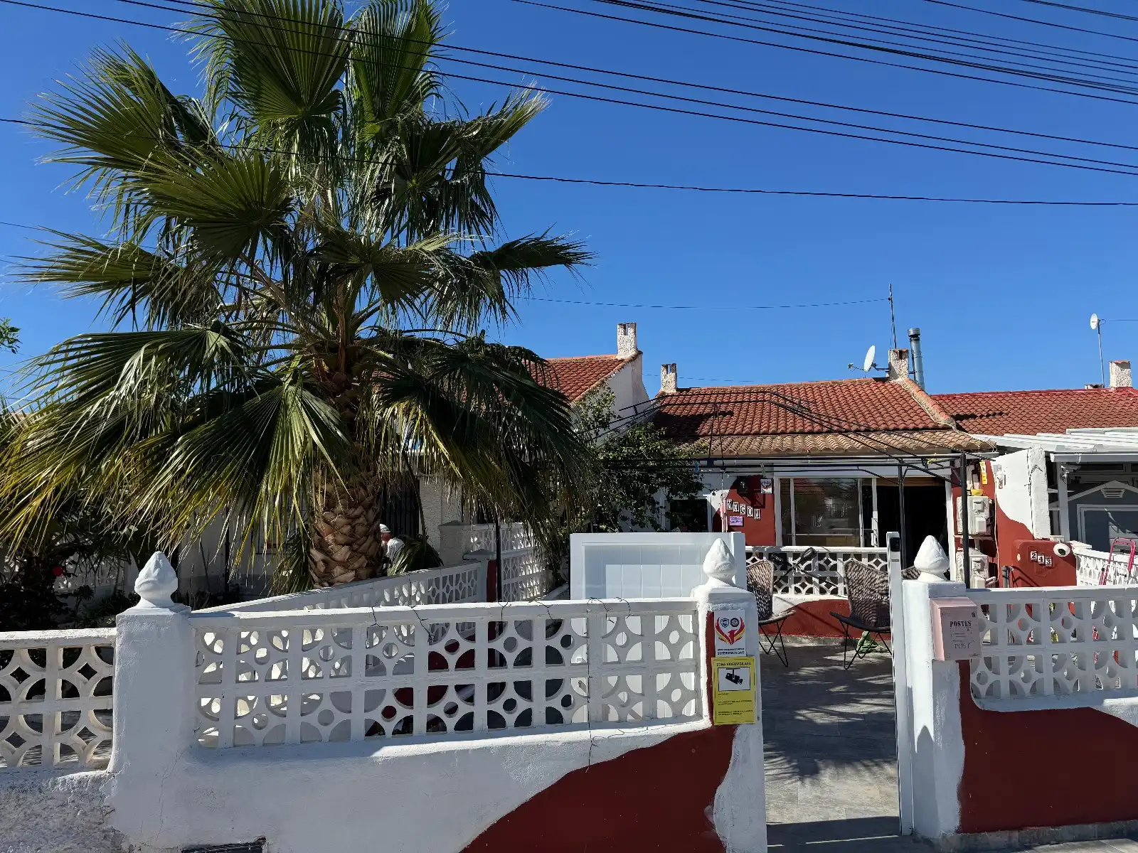 BUNGALOW - New Listing photo 1