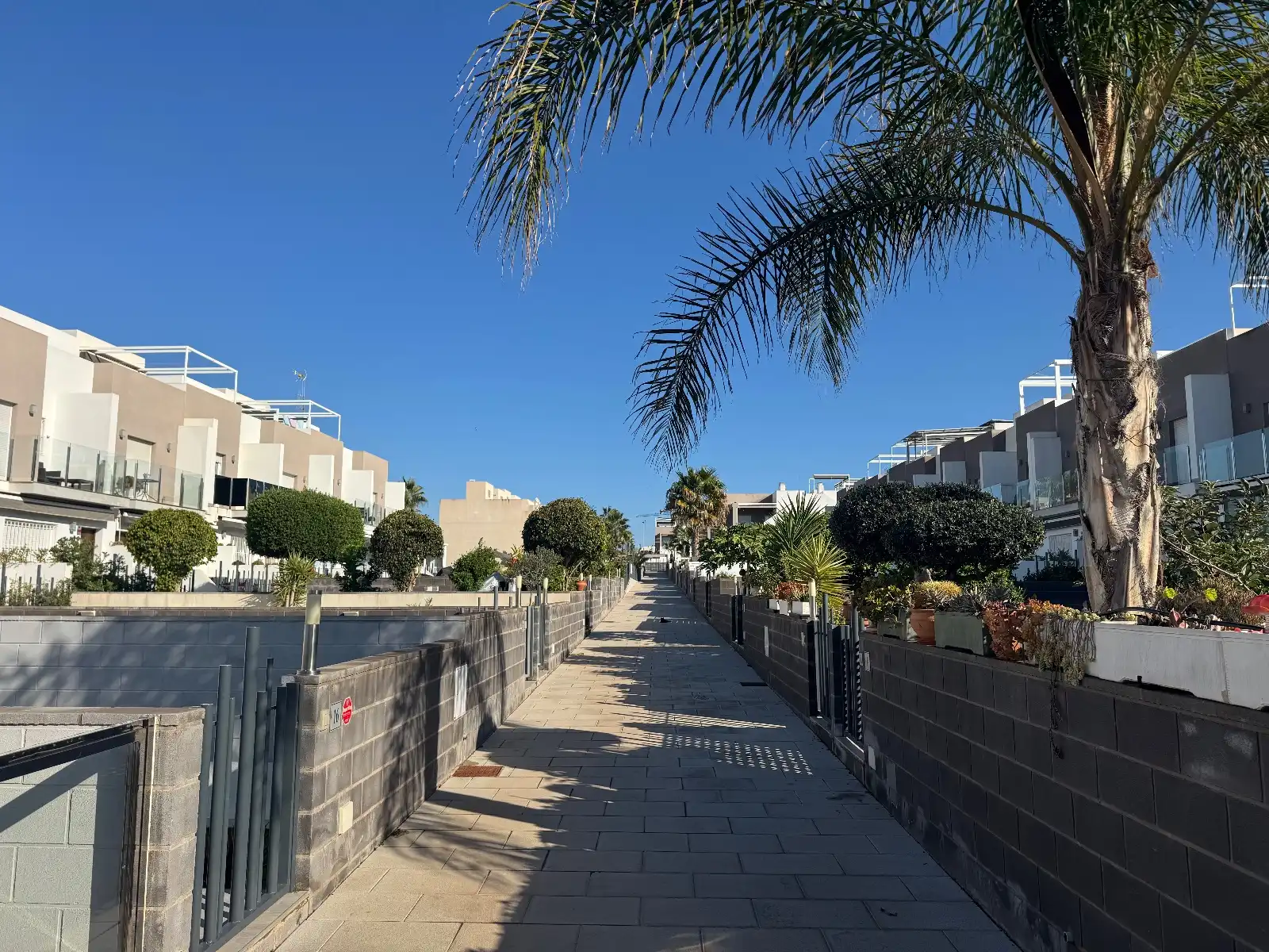 TOWNHOUSE - Aguas Nuevas image 3