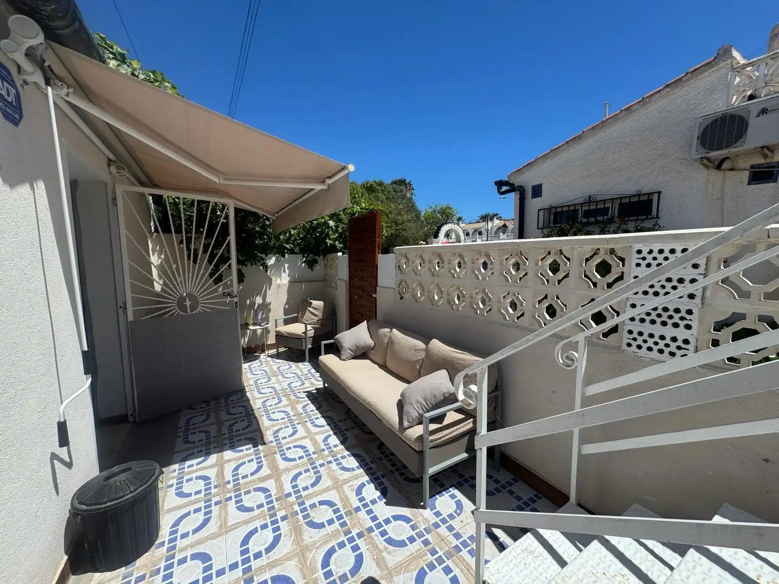 BUNGALOW - La Siesta image 4