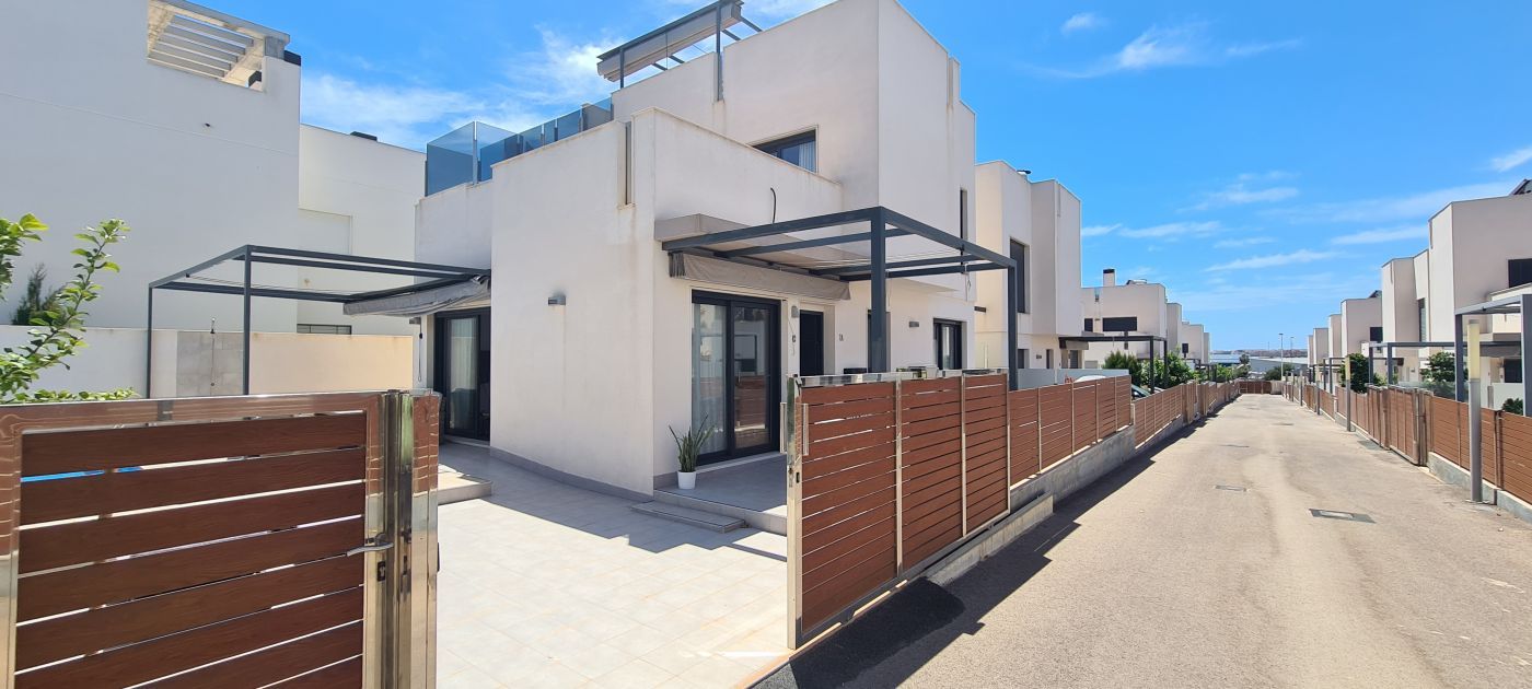 3 storey villa with private roof terrace and pool image 4