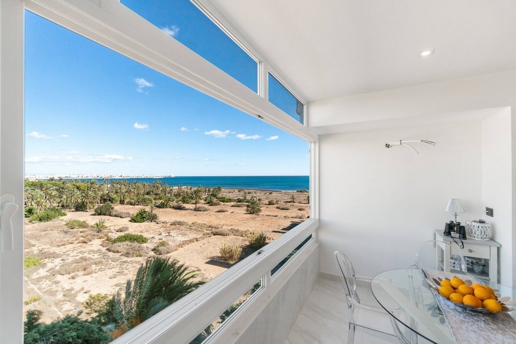 COMPLETELY RENOVATED APARTMENT IN PUNTA PRIMA WITH SEA VIEWS image 2