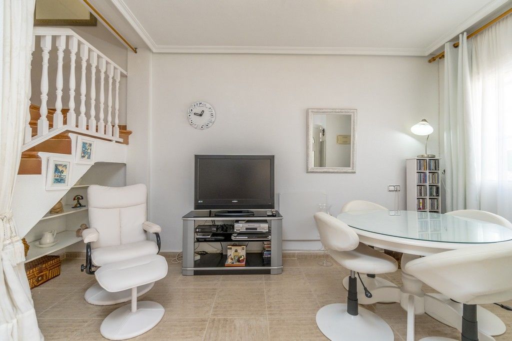 DUPLEX IN AGUAMARINA 200M FROM THE SEA image 4