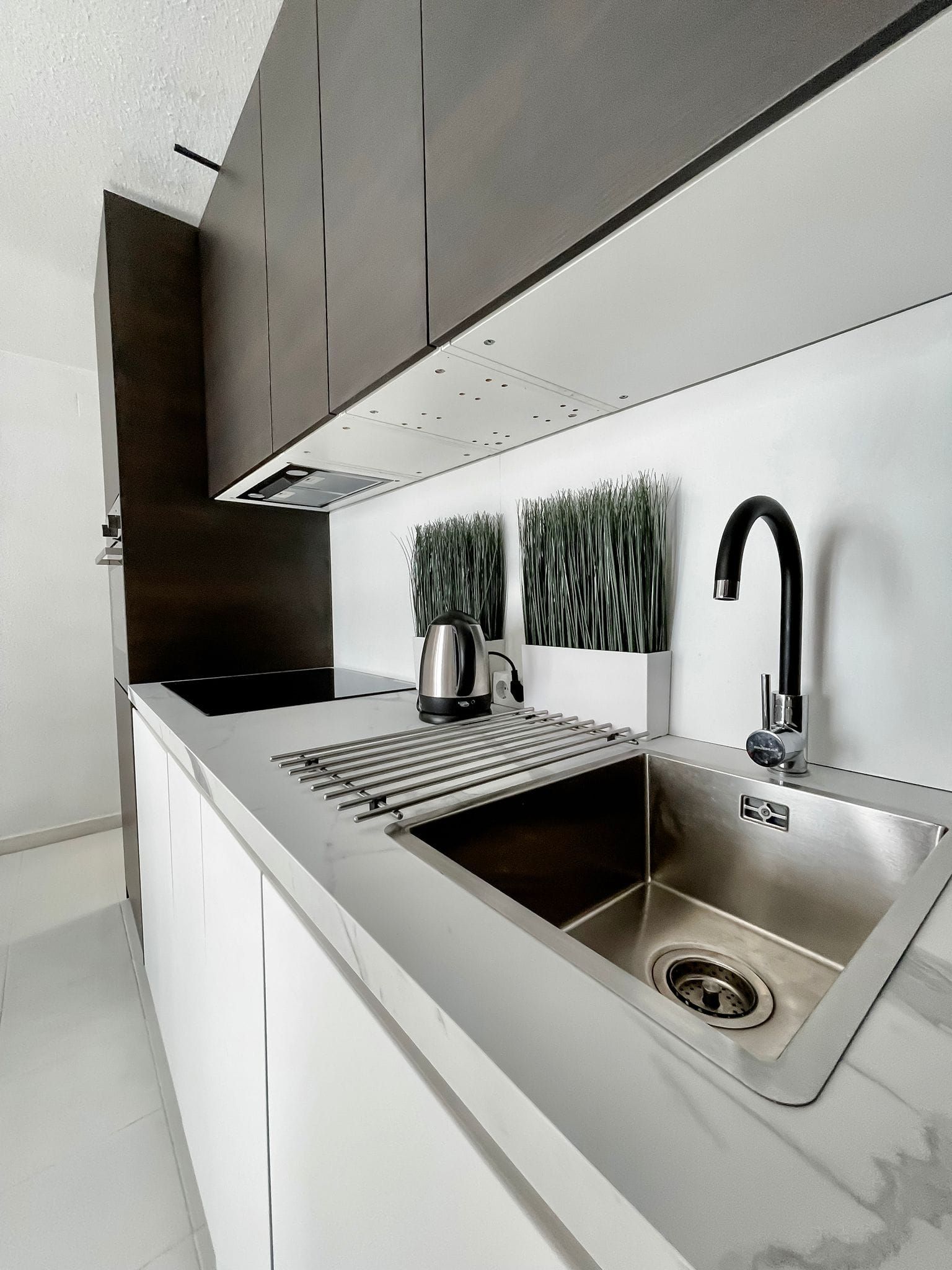 Welcome to this nice residence only 50 meters from the wonderful beach Playa de los Locos. image 3