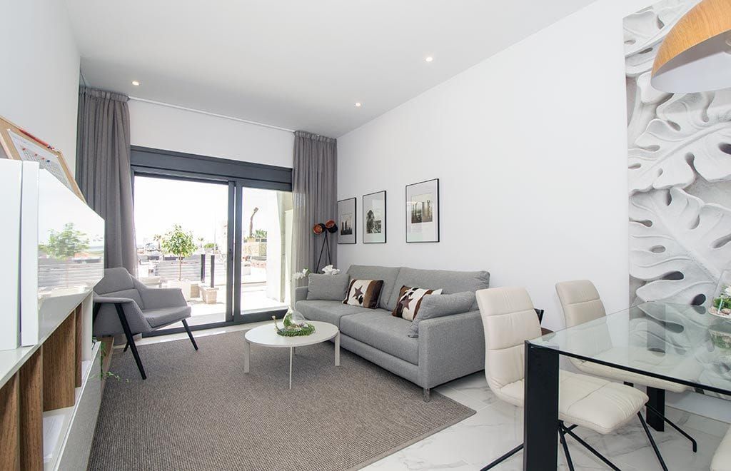 Bungalow with Terrace and Solarium in Guardamar del Segura image 4